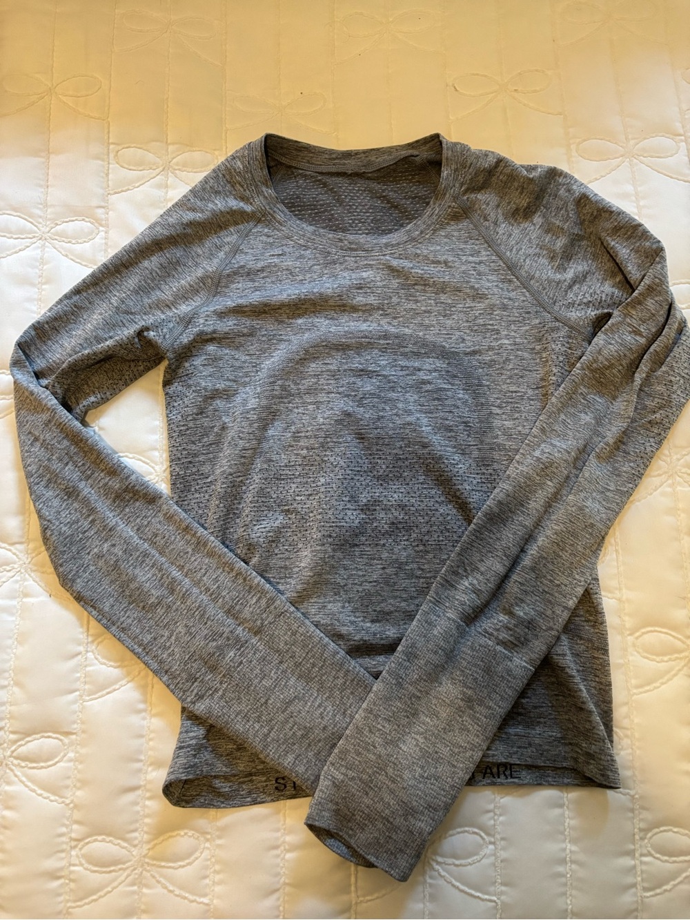 lululemon athletica Heathered Gray Long Sleeve Crew